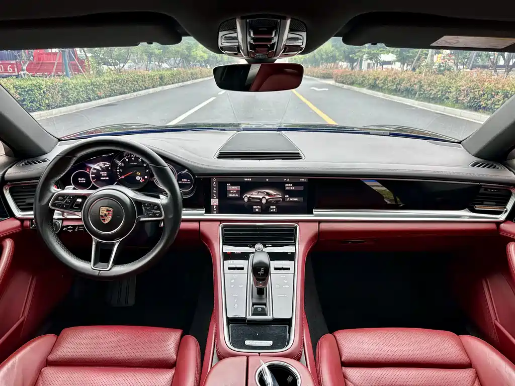 Porsche Panamera 2018 — фото 11