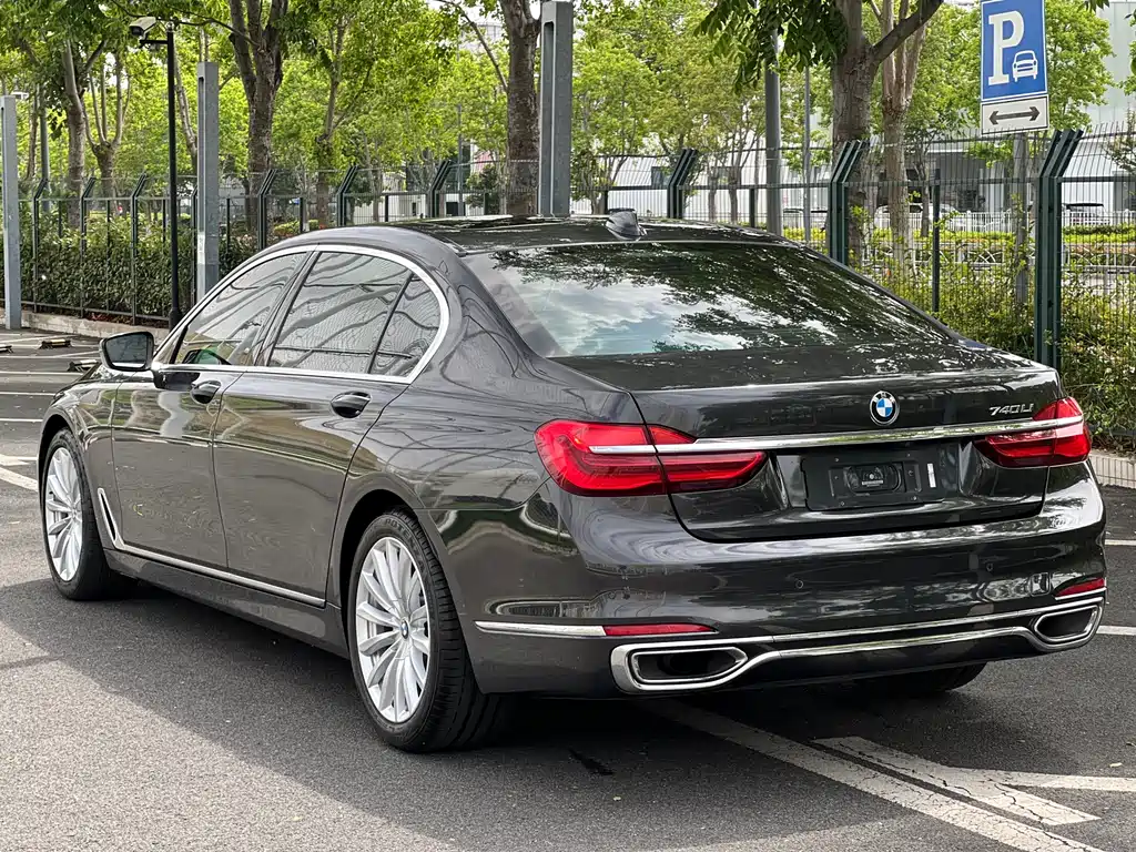 BMW 7 Series 2017 — фото 4