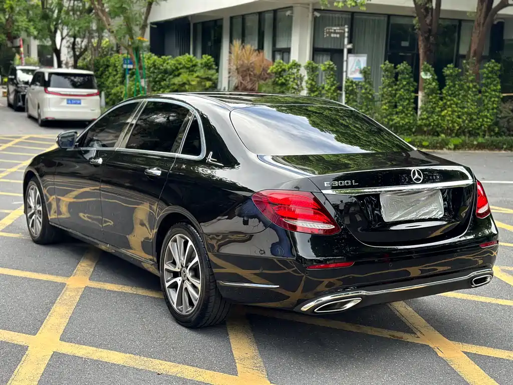 Mercedes-Benz E-Class 2017