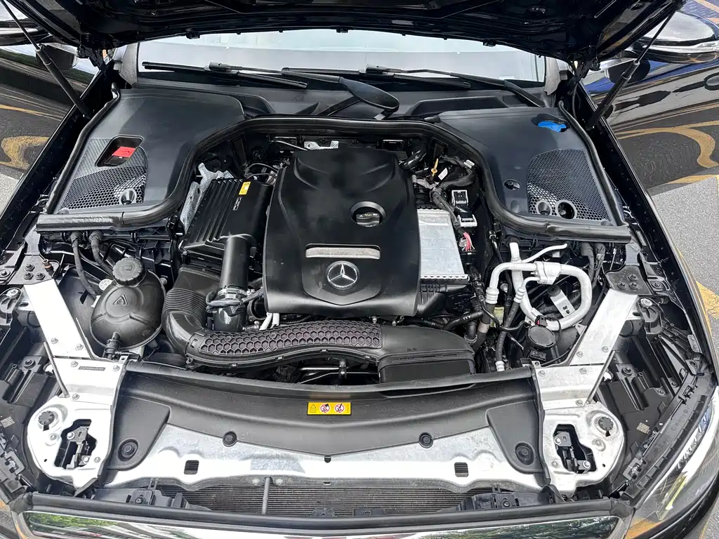 Mercedes-Benz E-Class 2017 — фото 12