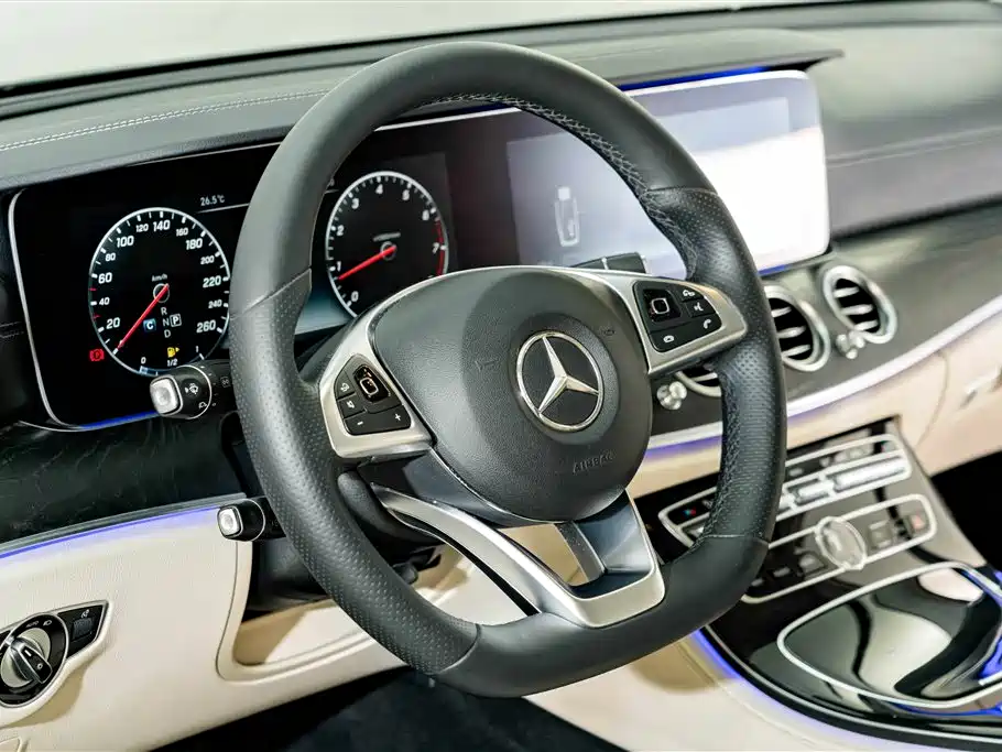 Mercedes-Benz E-Class 2017 — фото 11