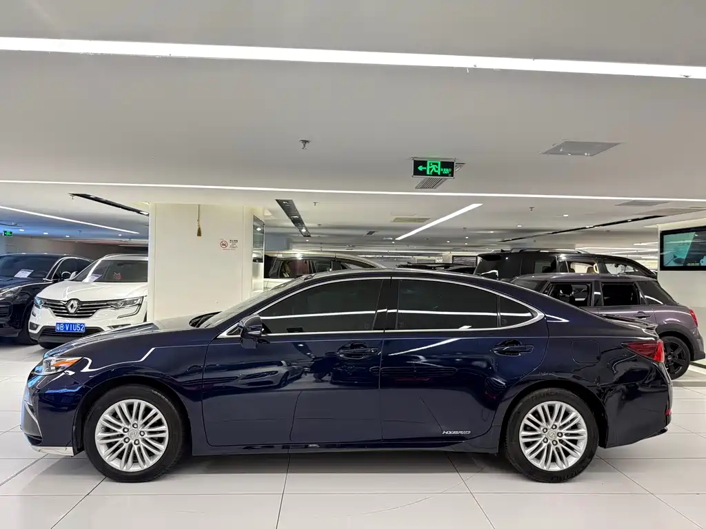 Lexus ES 2016 — фото 4