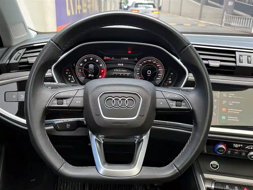 Audi Q3 2023 — фото 13
