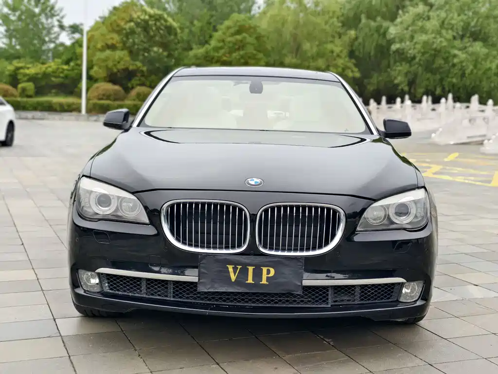 BMW 7 Series 2012 — фото 2