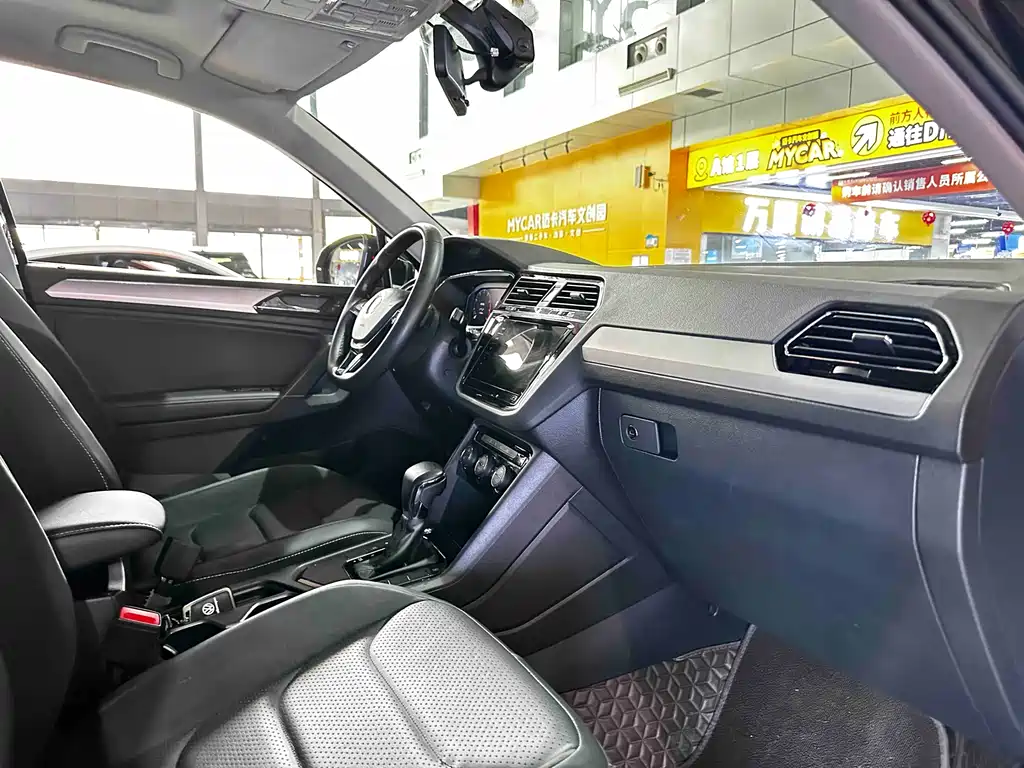 Volkswagen Tiguan L 2020 — фото 14