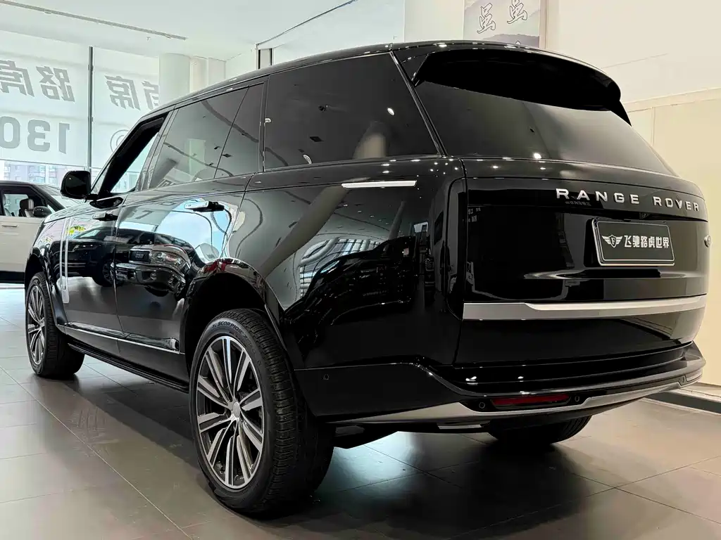 Land Rover Range Rover 2025 — фото 10