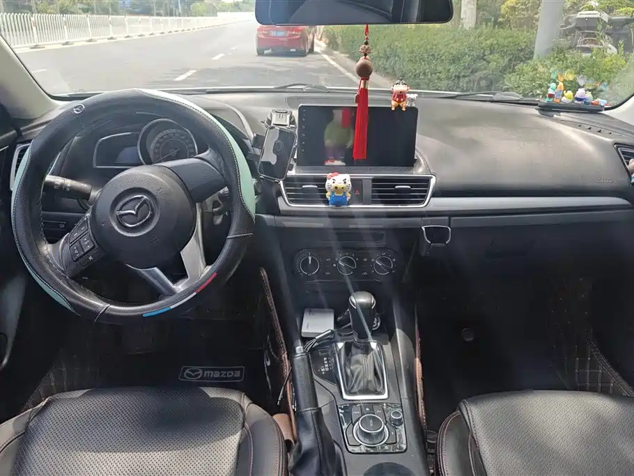 Mazda 3 Axela 2017 — фото 12