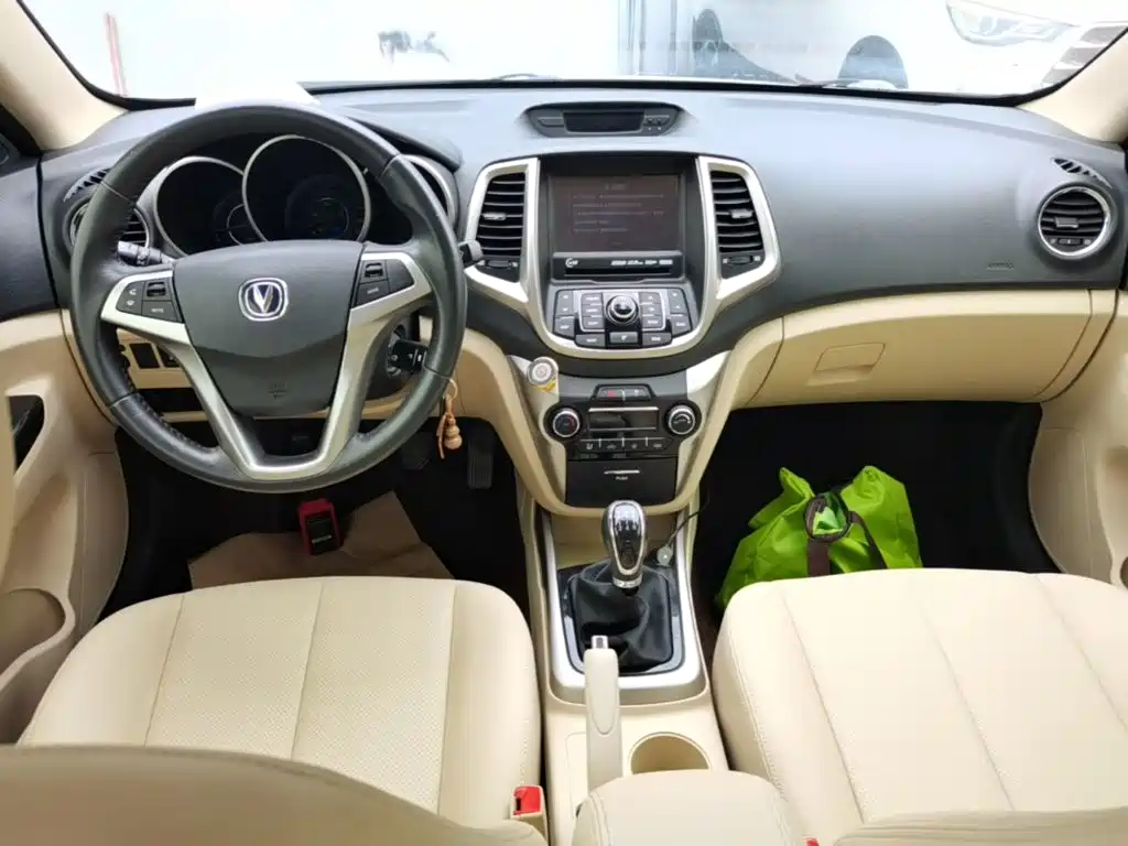 Changan Eado 2016 — фото 10