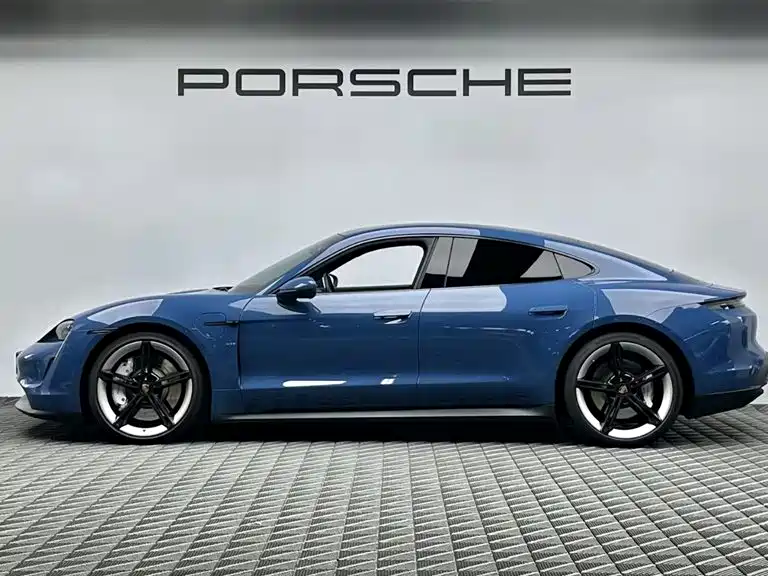 Porsche Taycan 2023 — фото 4