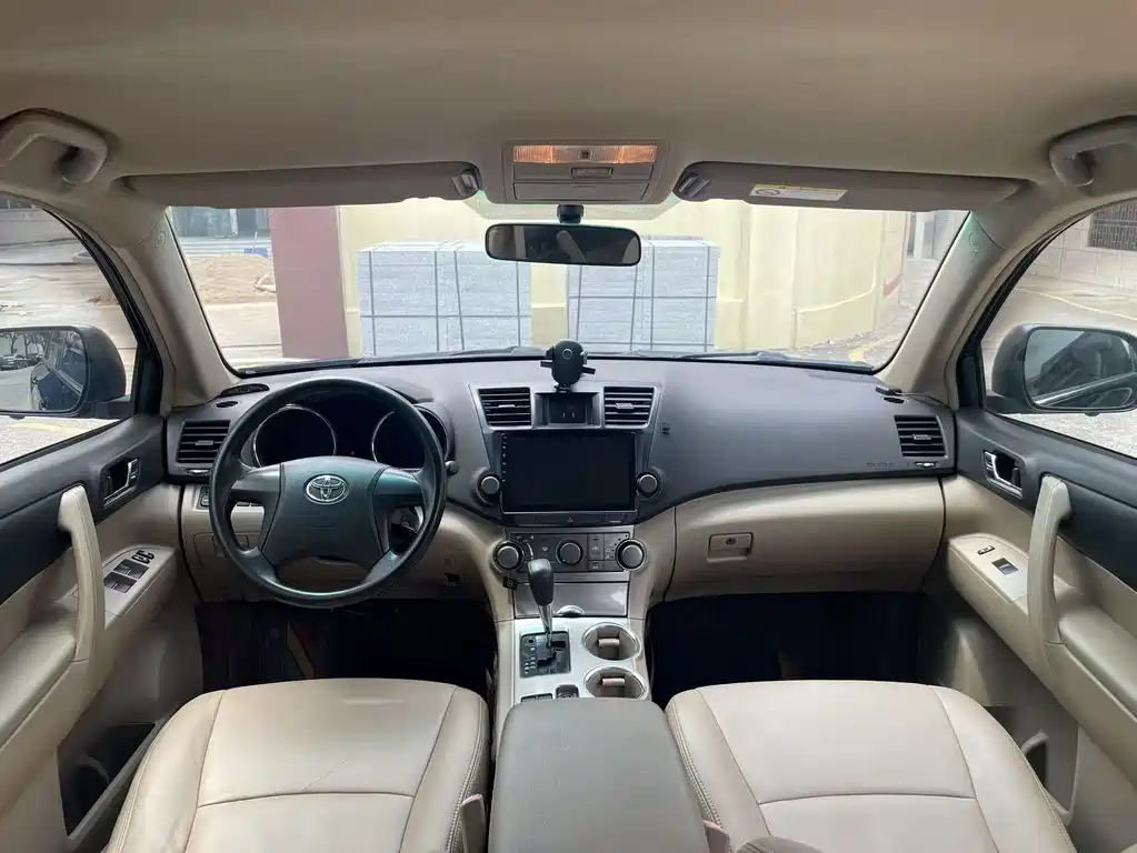 Toyota Highlander 2014 — фото 10