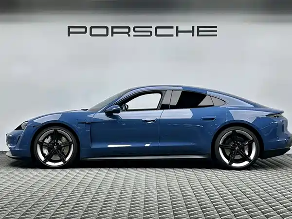 Porsche Taycan 2023