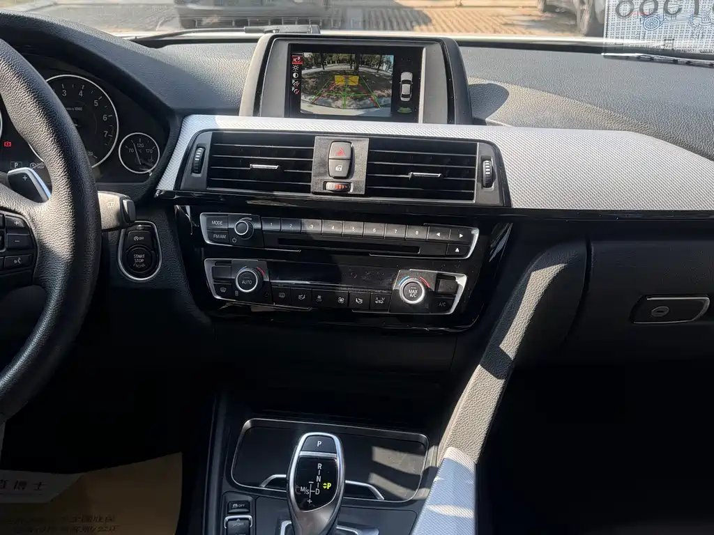 BMW 3 Series 2017 — фото 14
