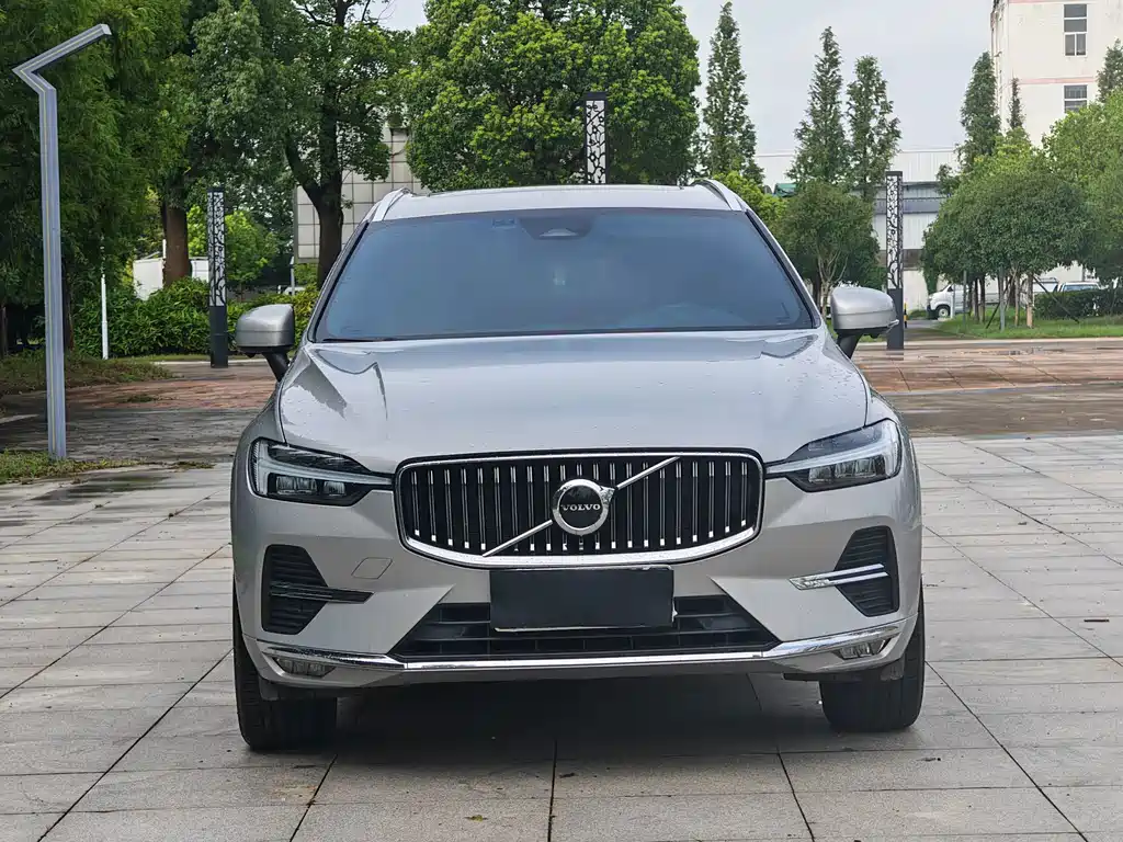Volvo XC60 2023 — фото 2