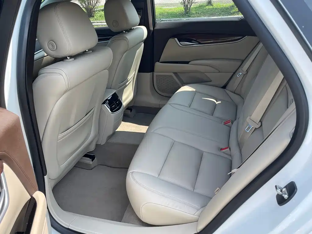 Cadillac XTS 2017 — фото 17