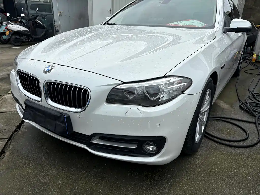 BMW 5 Series 2015 — фото 1