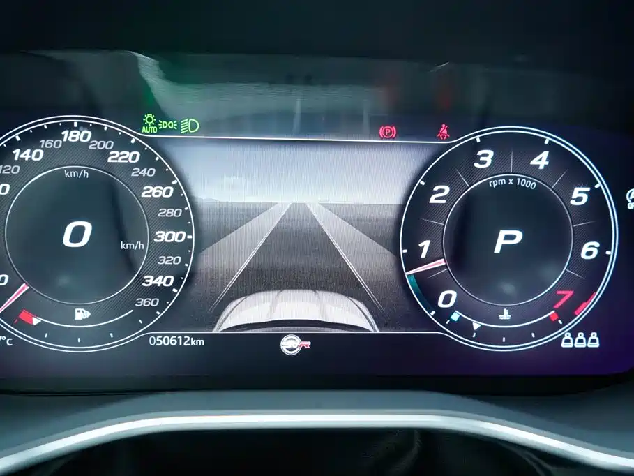 Jaguar F-PACE 2021 — фото 18