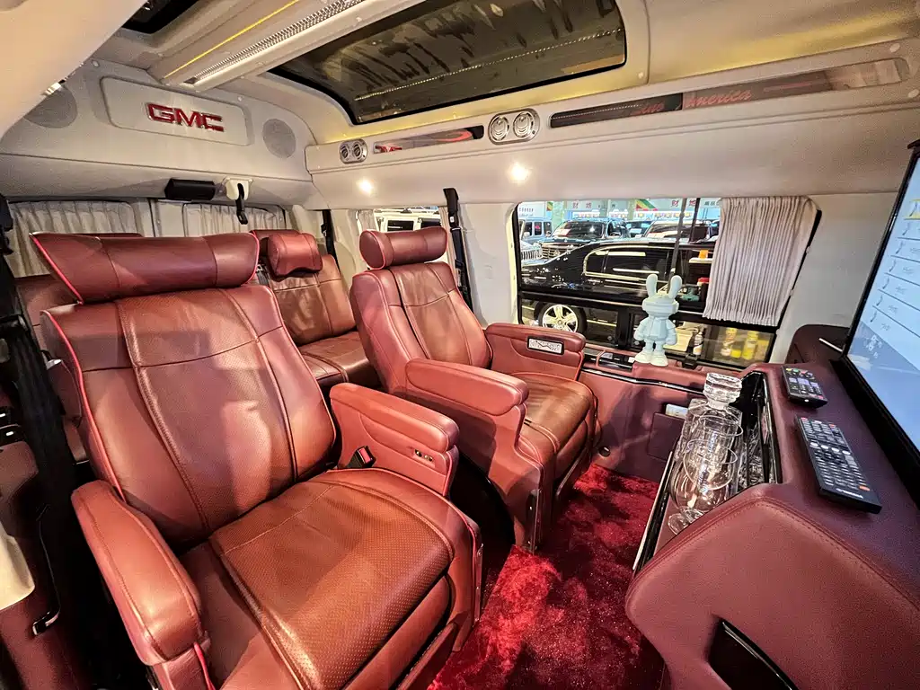 GMC Savana 2015 — фото 26