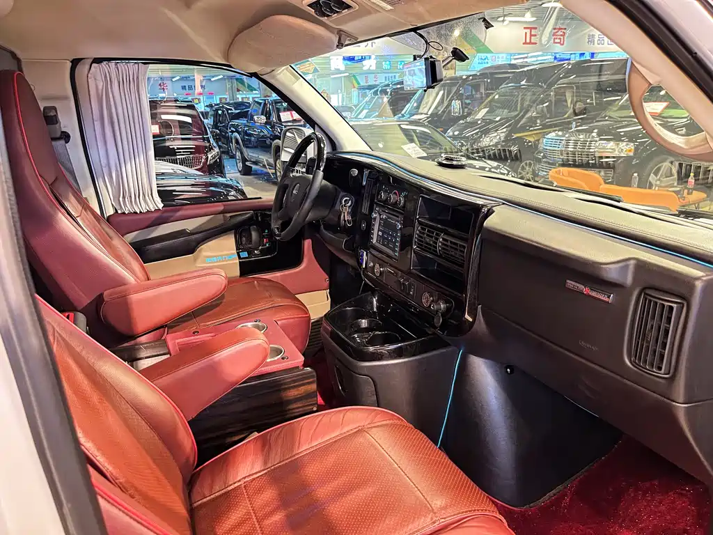 GMC Savana 2015 — фото 14
