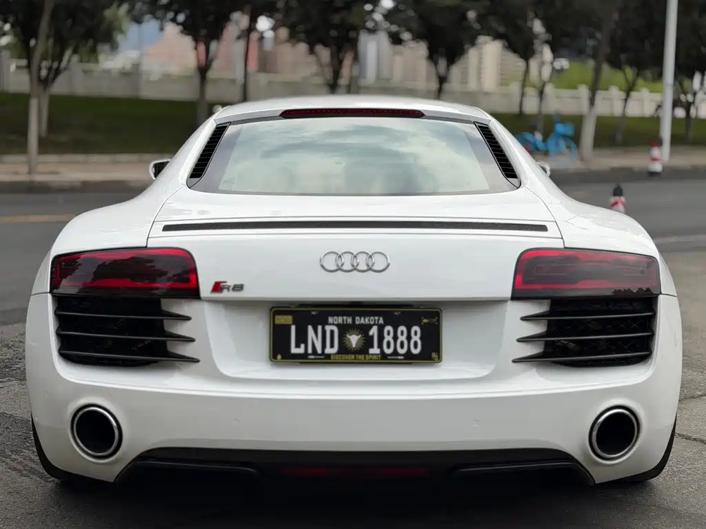 Audi R8 2015 — фото 6
