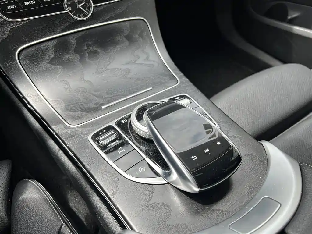 Mercedes-Benz C-Class 2018 — фото 9