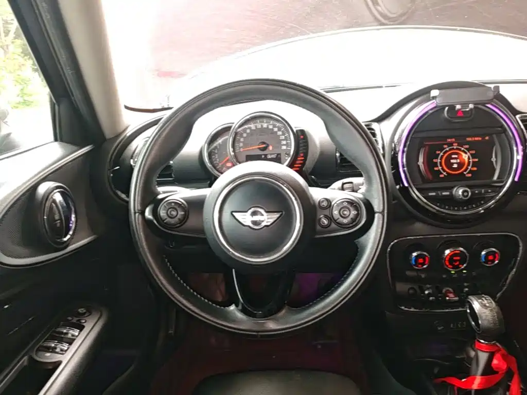MINI Clubman 2016 — фото 11