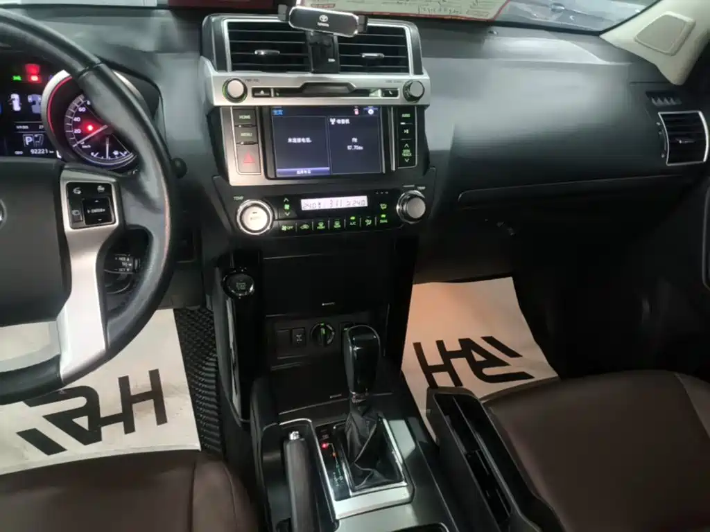 Toyota Prado 2017 — фото 13