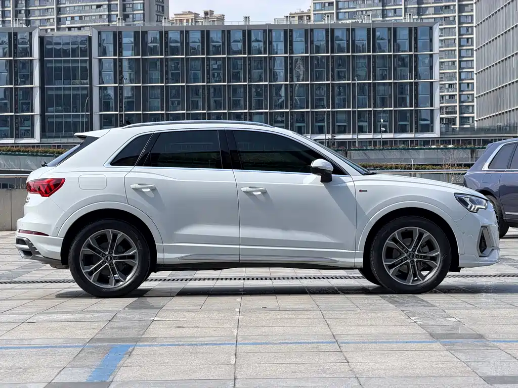 Audi Q3 2021