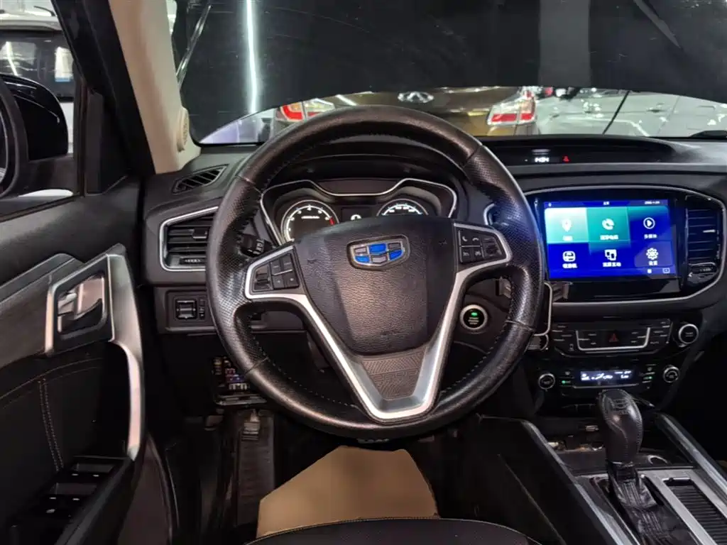 Geely Vision X6 2017 — фото 11
