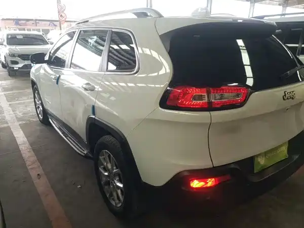 Jeep Cherokee 2016