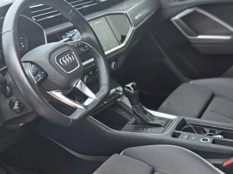 Audi Q3 2022 — фото 10