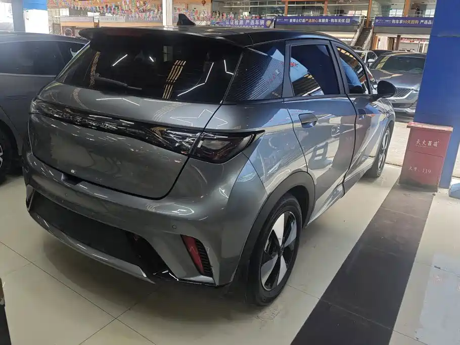 BYD Dolphin 2023