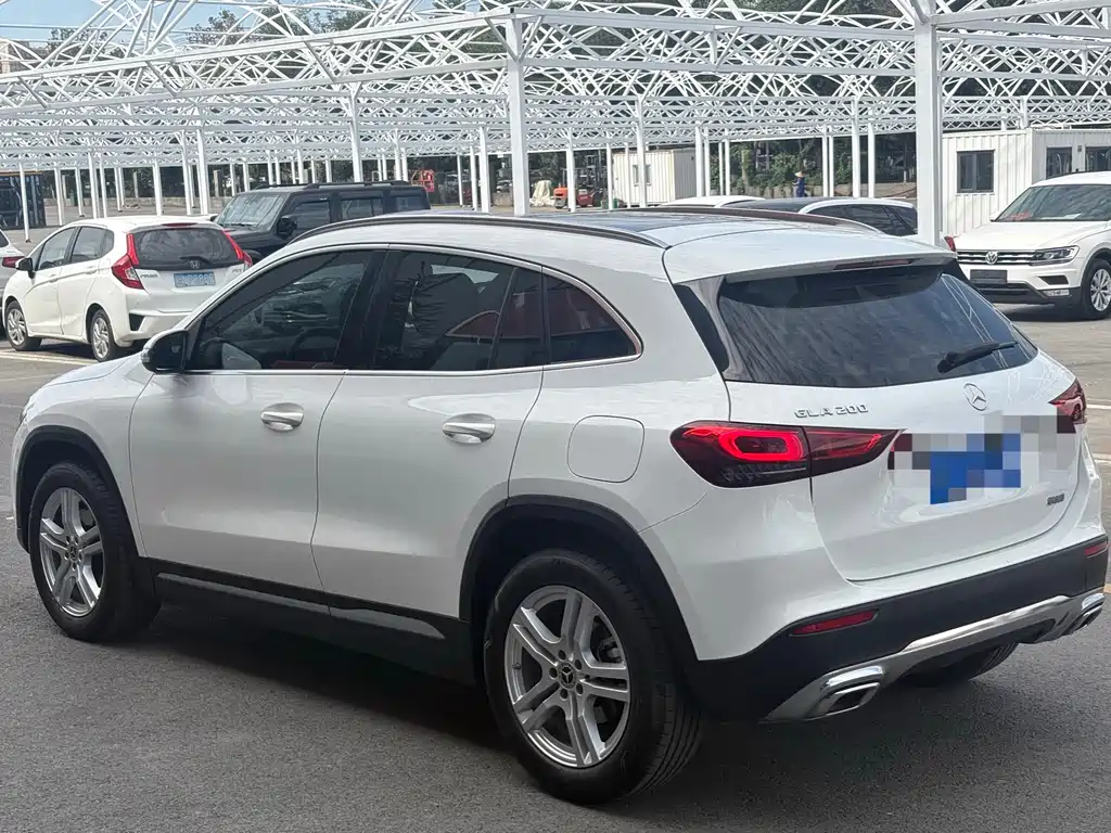 Mercedes-Benz GLA 2023