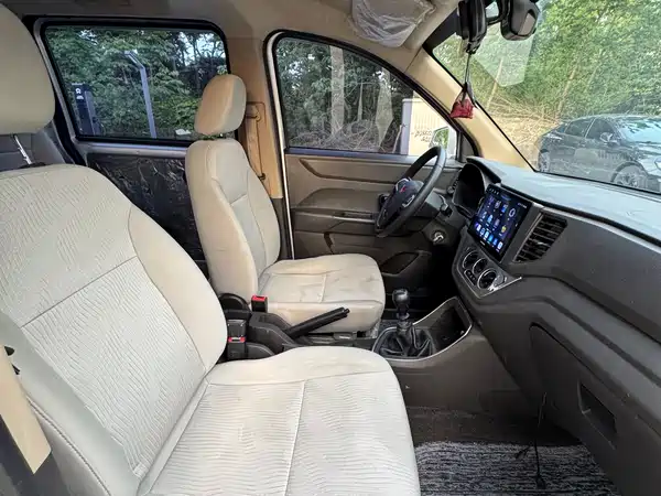 Wuling Hongguang V 2022