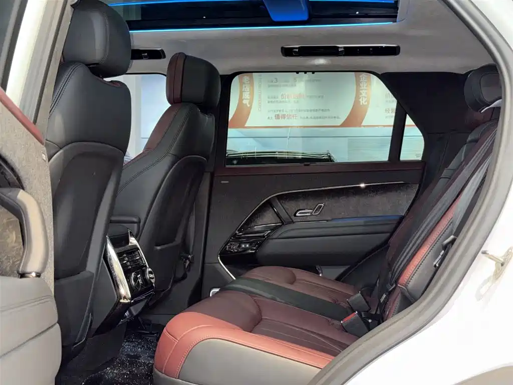 Land Rover Range Rover Sport 2024 — фото 13