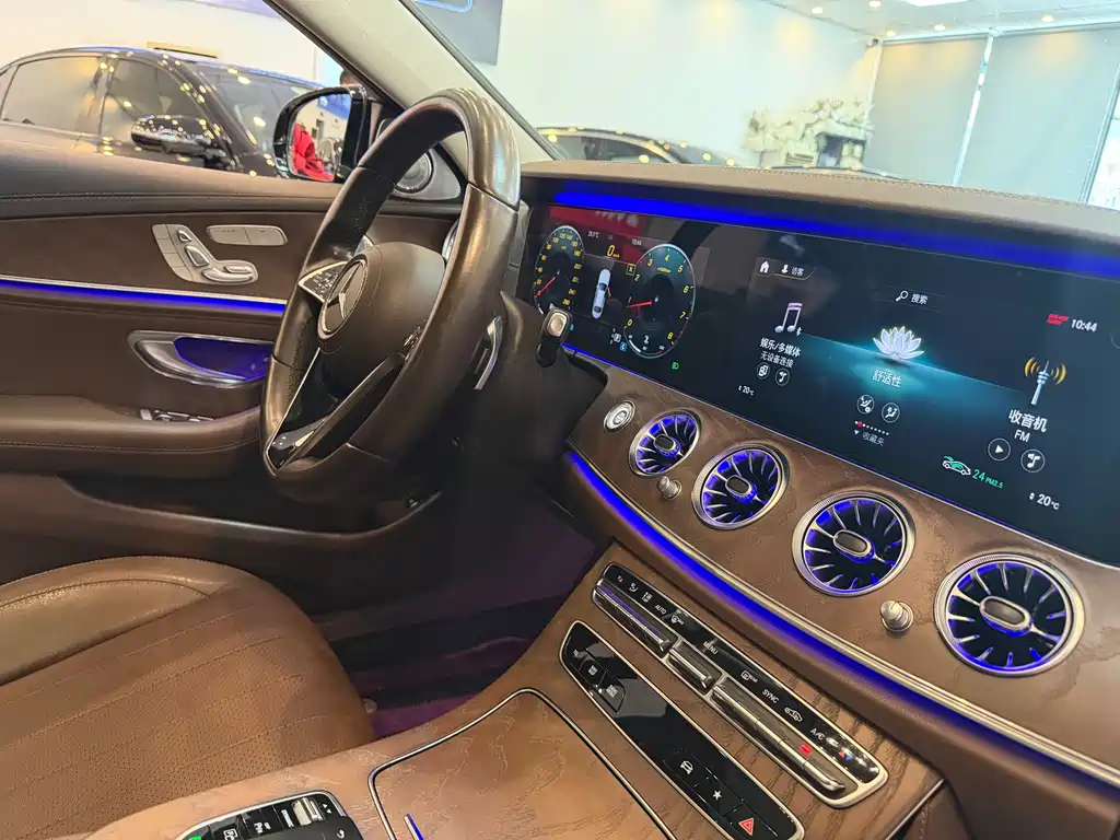 Mercedes-Benz E-Class 2021 — фото 17