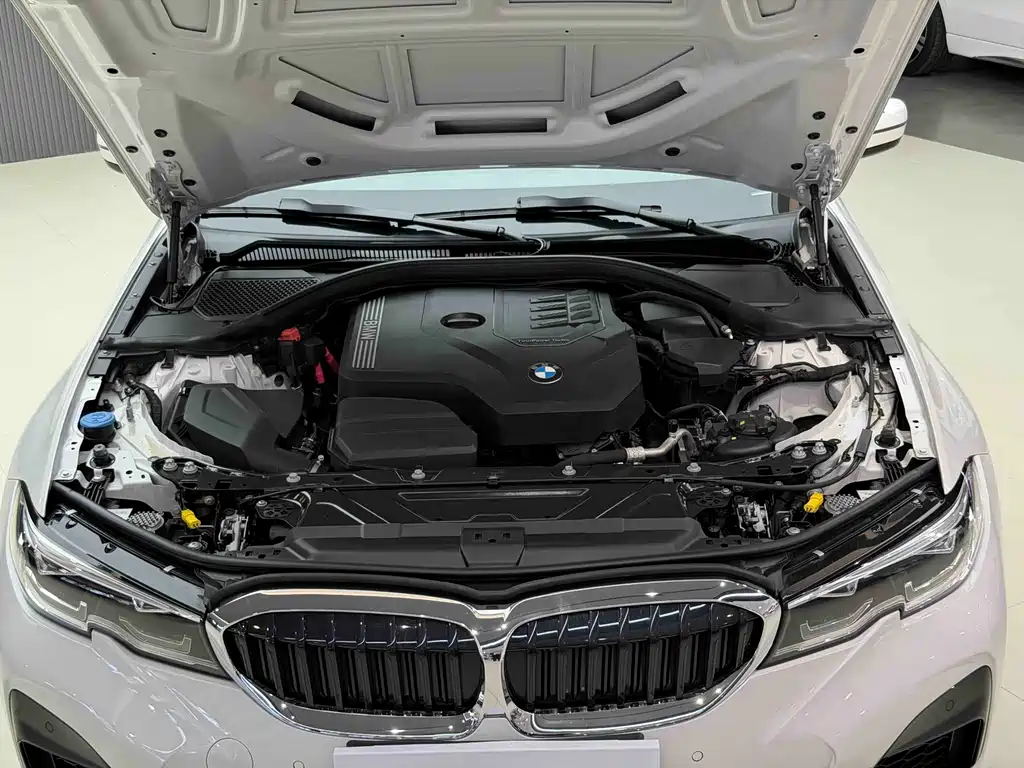 BMW 3 Series 2022 — фото 17