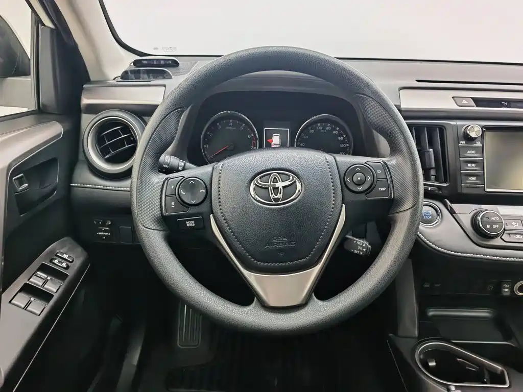 Toyota RAV4 2019 — фото 11
