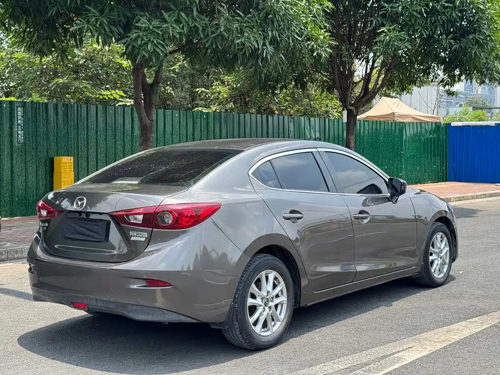 Mazda 3 Angkesela 2015