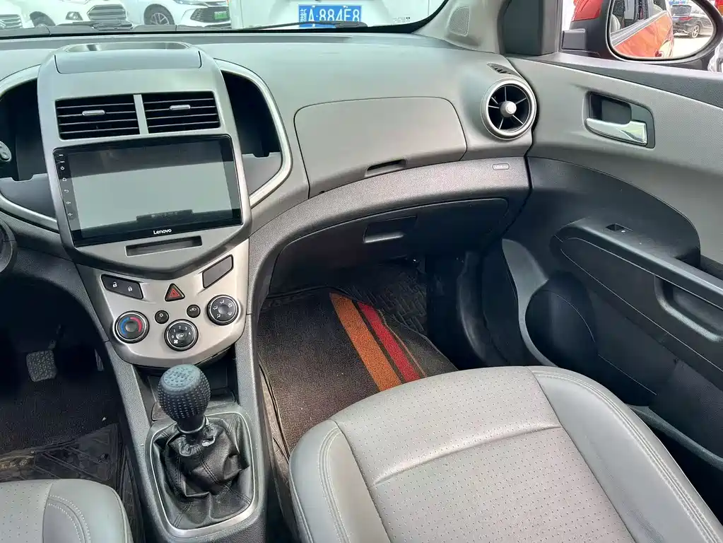 Chevrolet Aveo 2014 — фото 11
