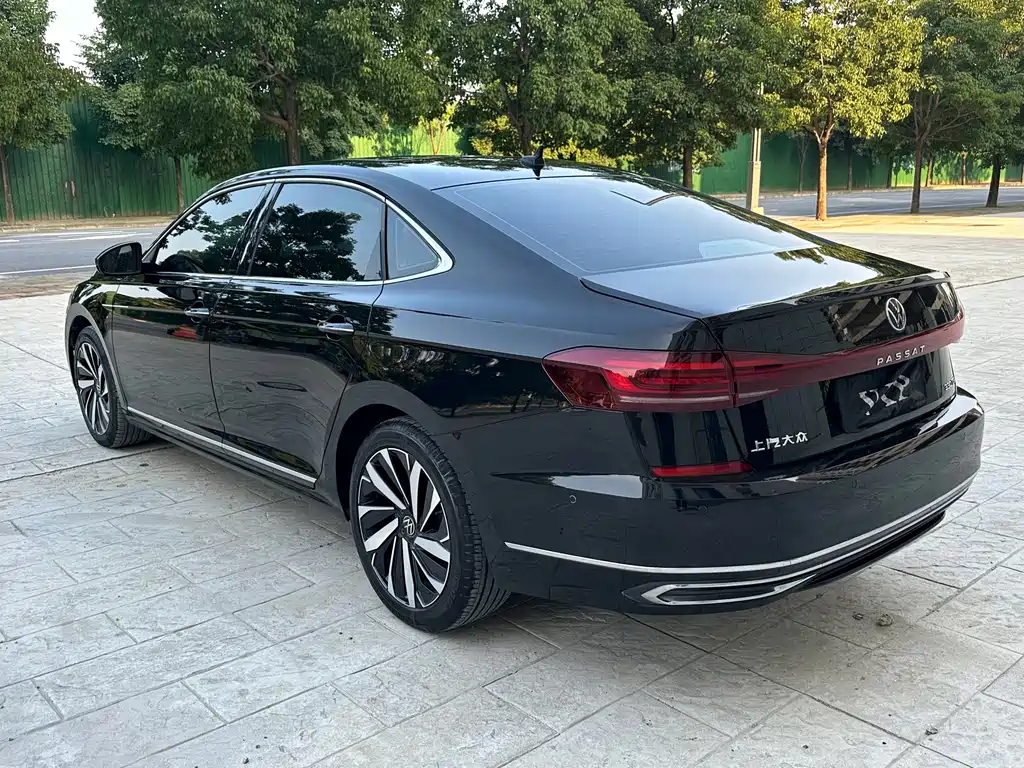 Volkswagen Passat 2023 — фото 10
