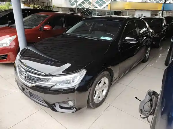 Toyota Reiz 2015