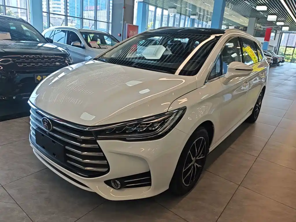 BYD Song MAX 2018 — фото 1