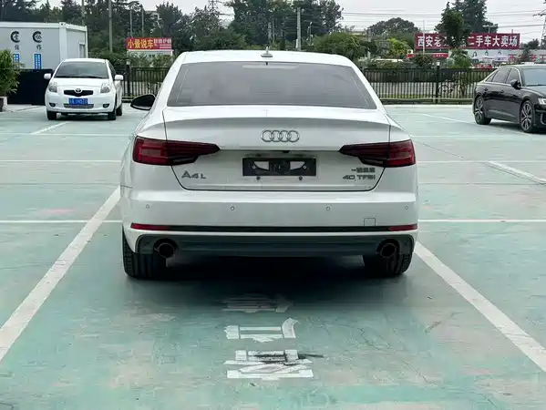 Audi A4L 2018
