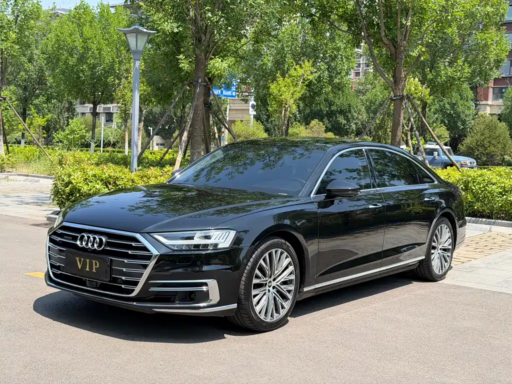 Audi A8 2022 — фото 2