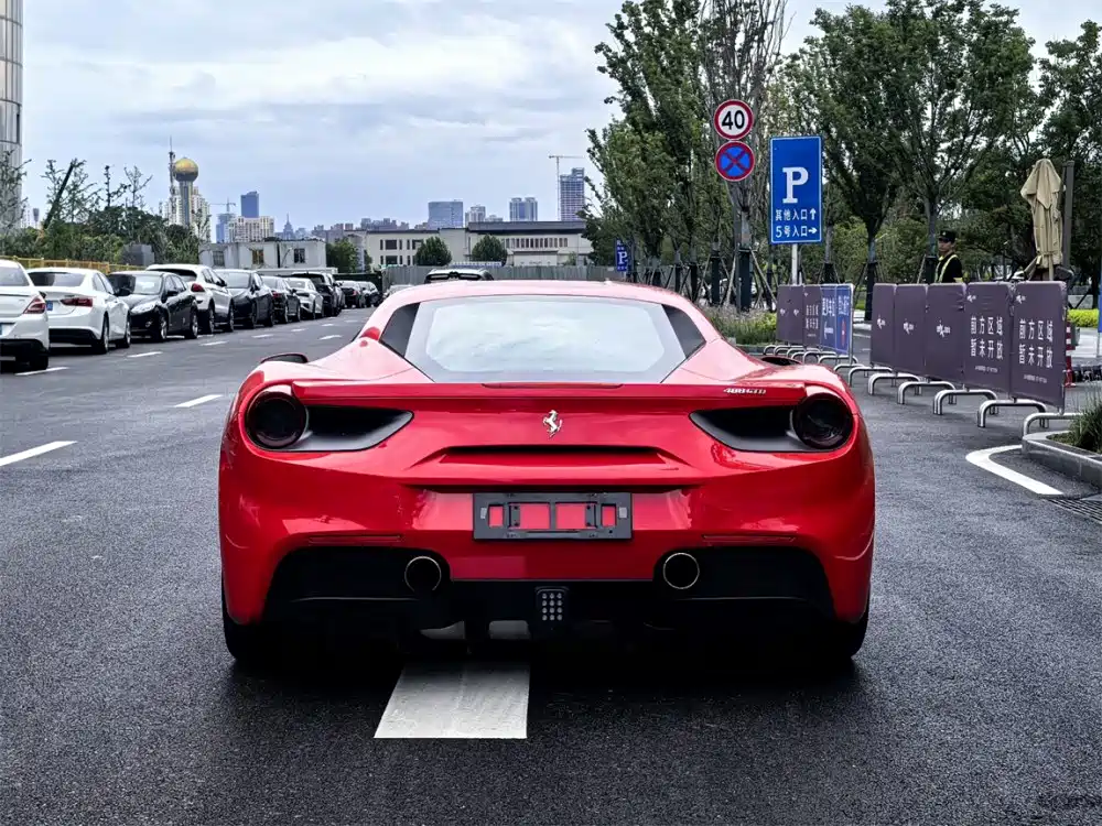 Ferrari 488 2018 — фото 12