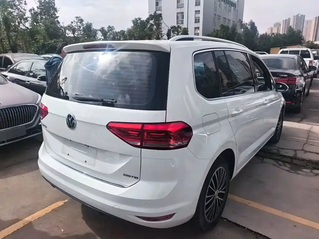 Volkswagen Touran 2016