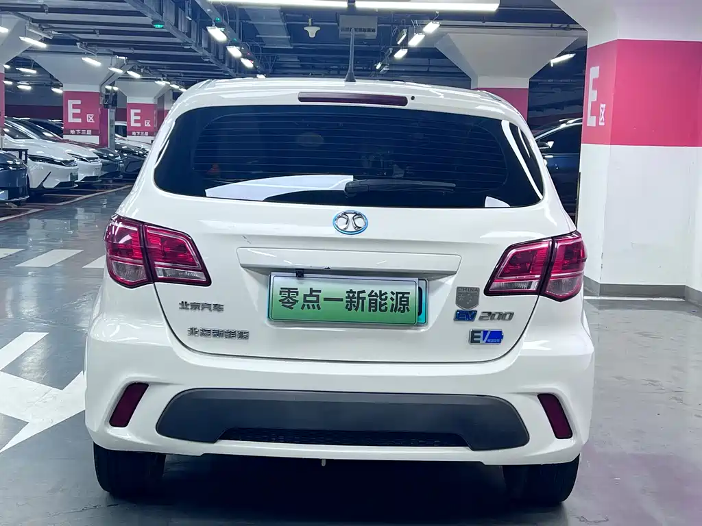 BAIC New Energy EV 2016 — фото 7