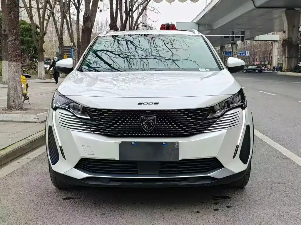 Peugeot 5008 2023 — фото 2