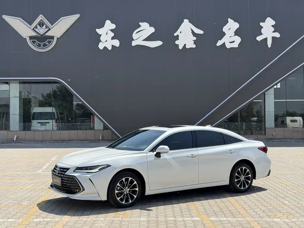 Toyota Avalon 2023 — фото 1
