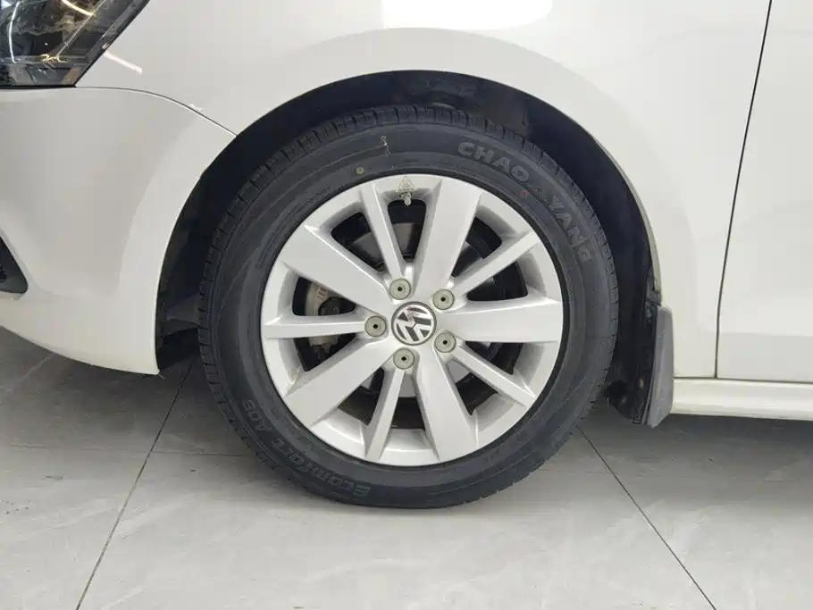 Volkswagen Sagitar 2014